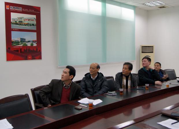 图8、点票、记票、宣布效果，，，，，，，，评委们都在主要注视着优异专卖店名单的出炉