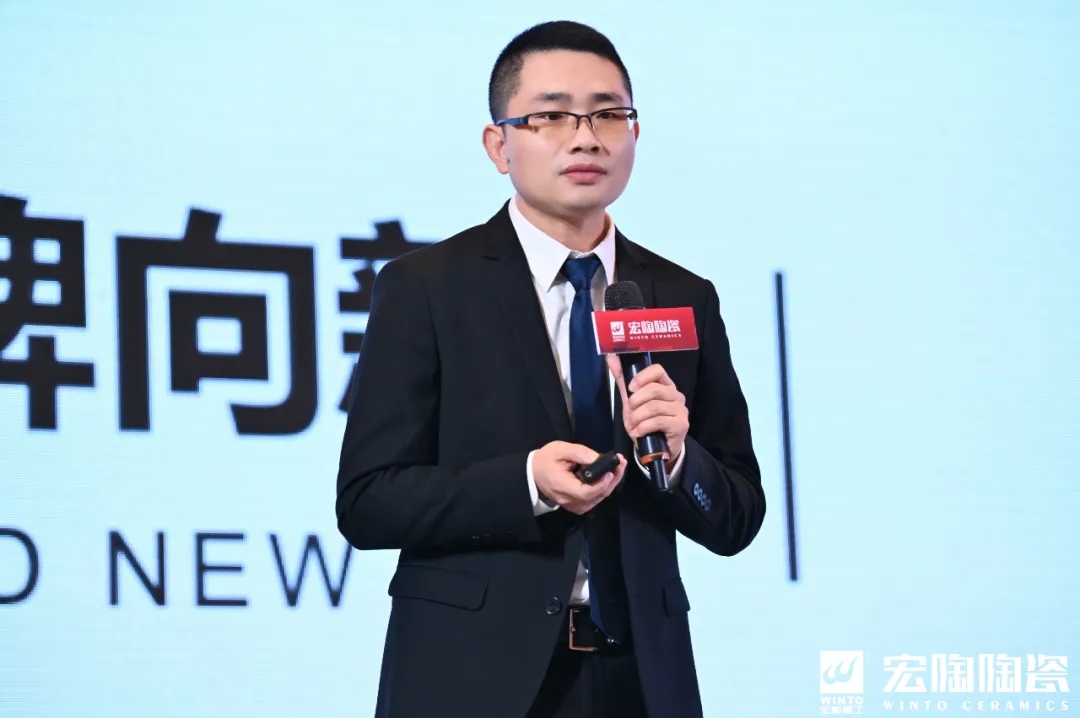 hjc888黄金城销售副总司理曹俊