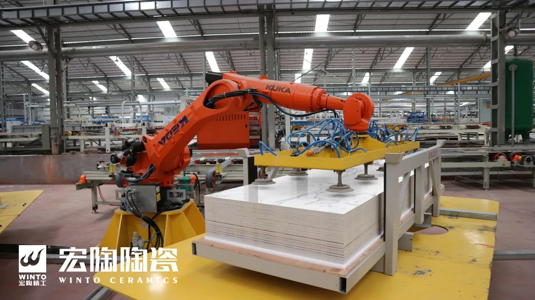 hjc888黄金城地砖车间一角