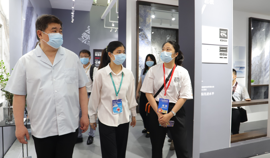 故宫博物院第六任院长单霁翔旅行hjc888黄金城梦工厂图片