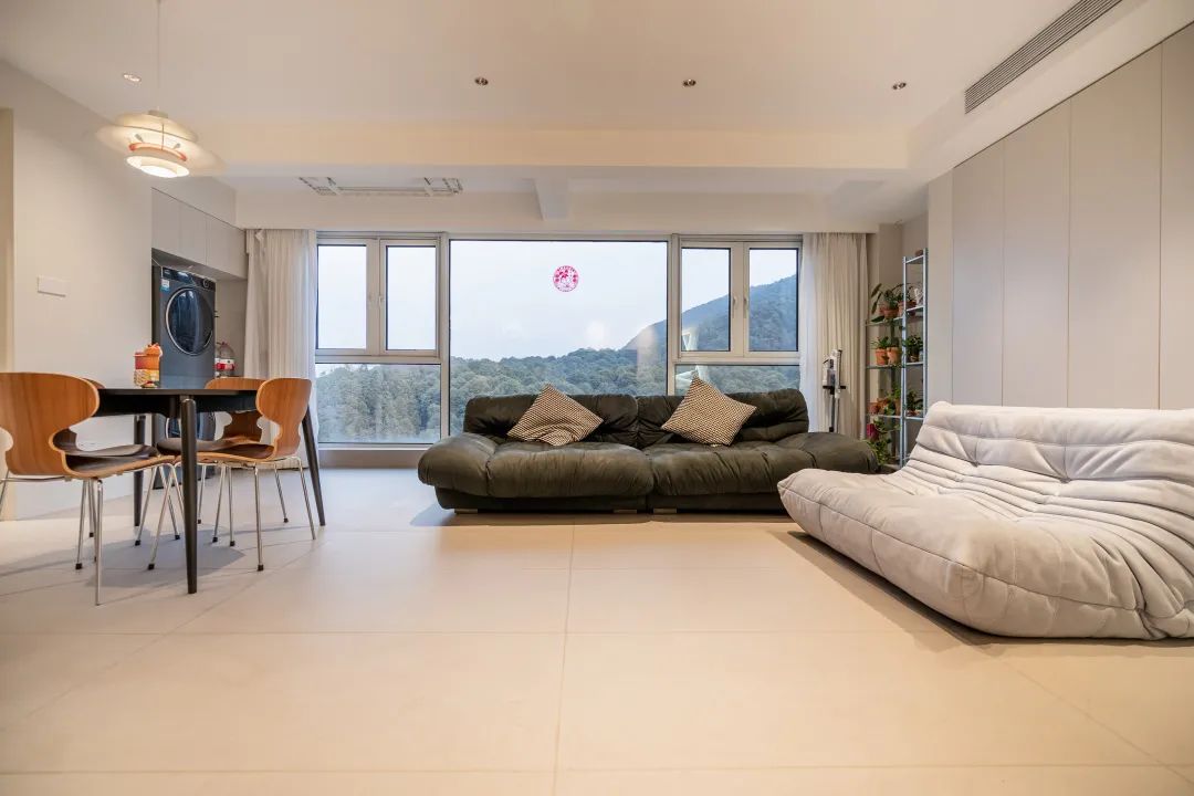 hjc888黄金城地砖客厅裸漏效果图