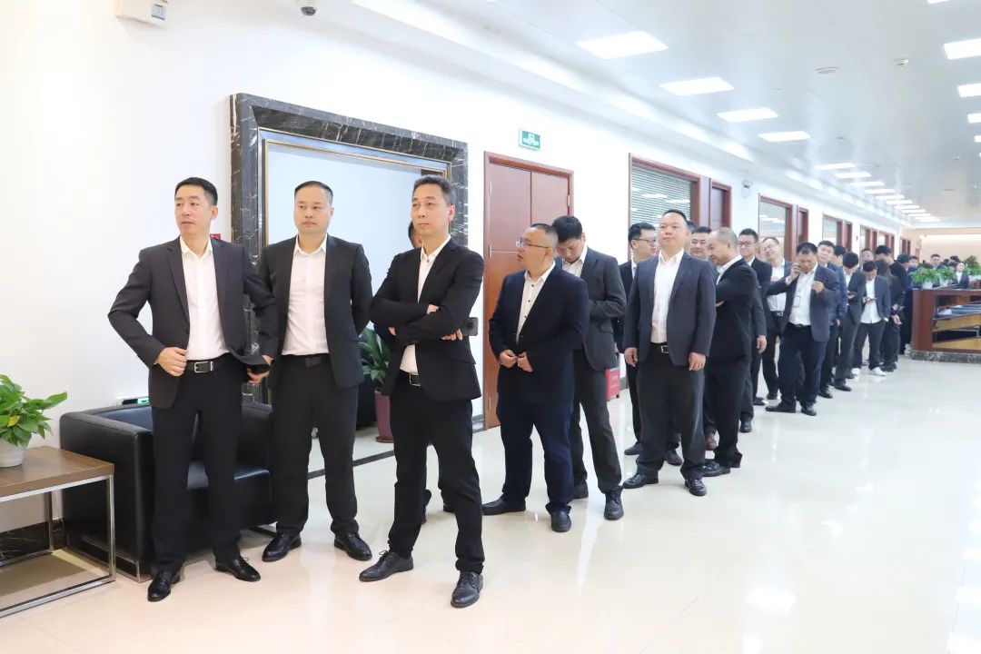 2023迈步新征程，，，，，，，，hjc888黄金城地砖将坚持稳中求进的事情总基调